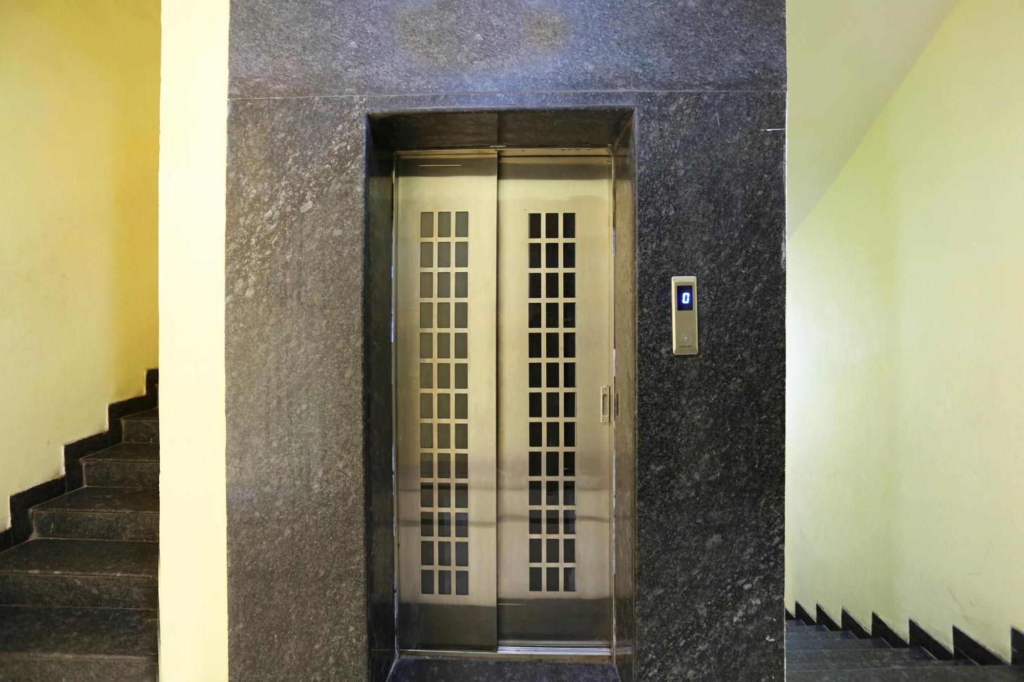 OYO 4154 Hotel Pearl Rāipur Buitenkant foto