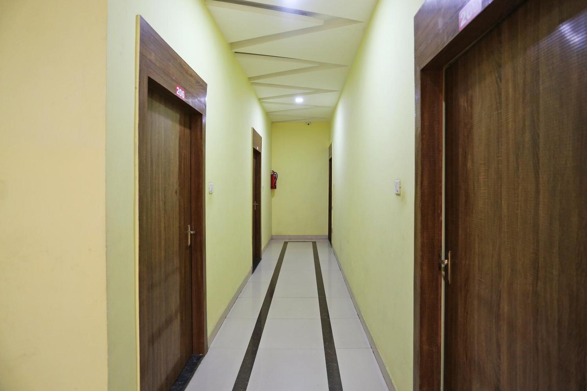 OYO 4154 Hotel Pearl Rāipur Buitenkant foto